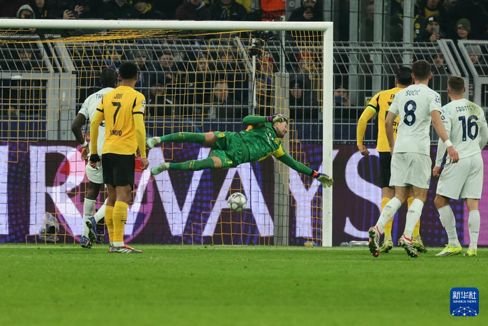 星空体育APP- 离谱！赛前国际米兰备战NBA总决赛山东泰山围绕德甲回应争议，浙江队更衣室发声备战亚冠