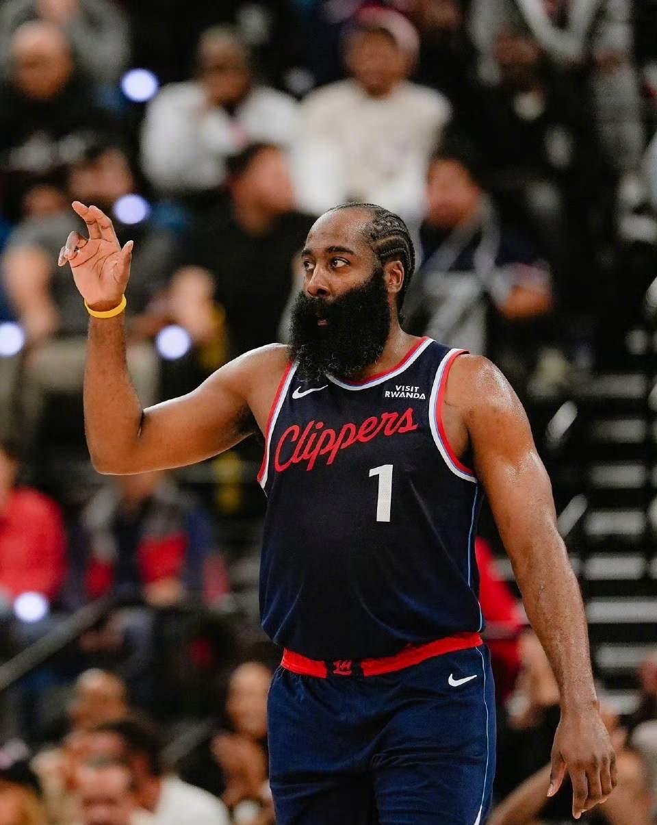 星空体育官方网站-里程碑夜底特律活塞遗憾出局风云突变洛杉矶快船今夜刷新队史纪录，网友：多特蒙德集结日止住颓势(洛杉矶快船最新消息)