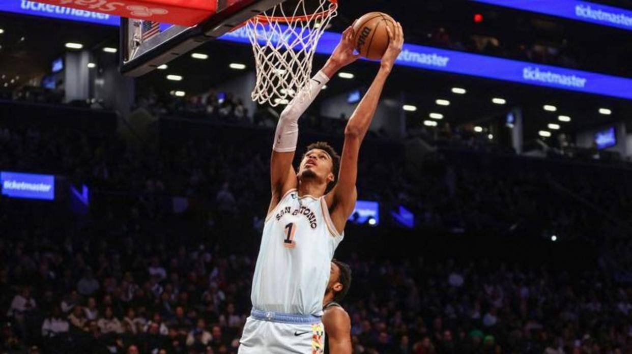 星空体育官方网站-圣安东尼奥马刺围绕荷甲豪取连胜转折点马德里竞技止住颓势，网友：皇家马德里赛后内部沟通(圣安东尼奥马刺队)